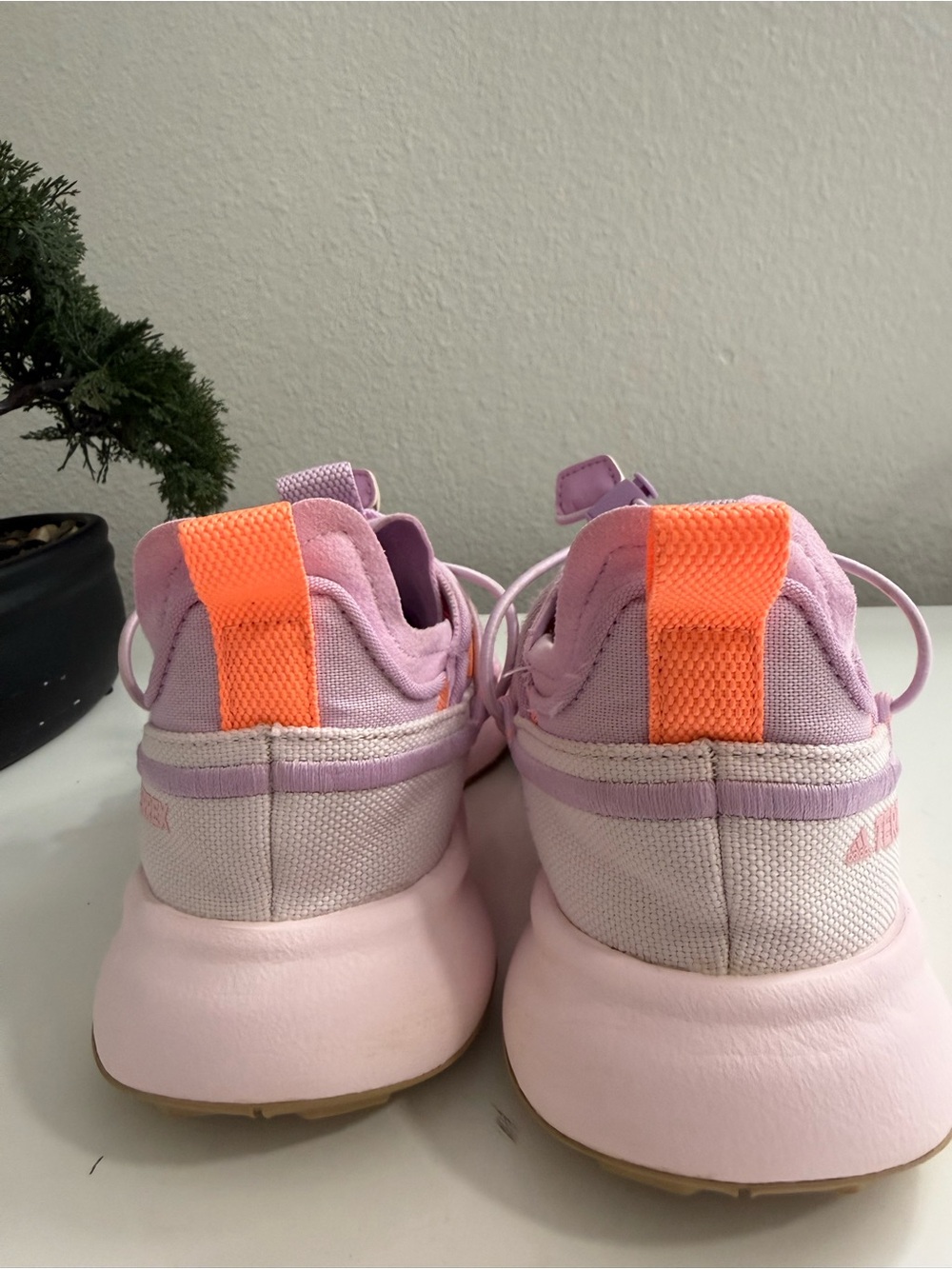 adidas Women size 7 terrex voyager 21 canvas travel tLavender and Orange Trail - Picture 8 of 11